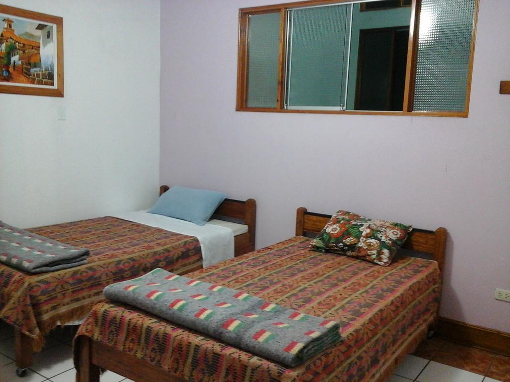 Hostal Yaki Lima Bilik gambar