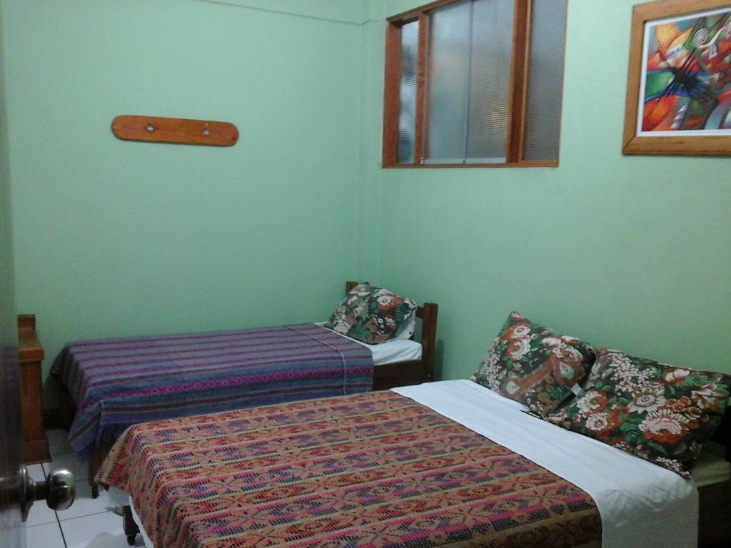 Hostal Yaki Lima Bilik gambar
