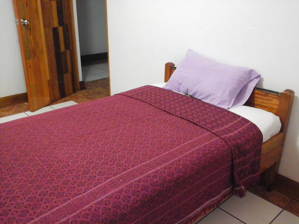 Hostal Yaki Lima Bilik gambar